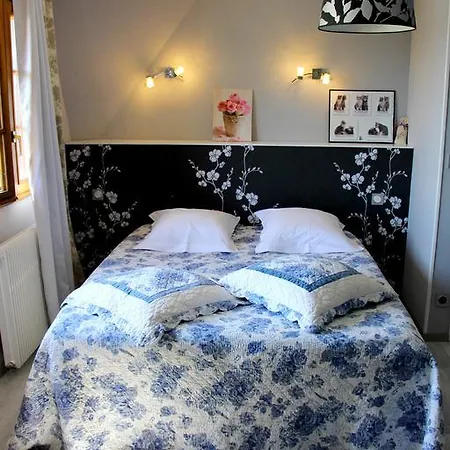 לינה וארוחת בוקר En Bord De Seine