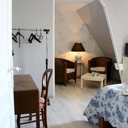 לינה וארוחת בוקר En Bord De Seine 3*