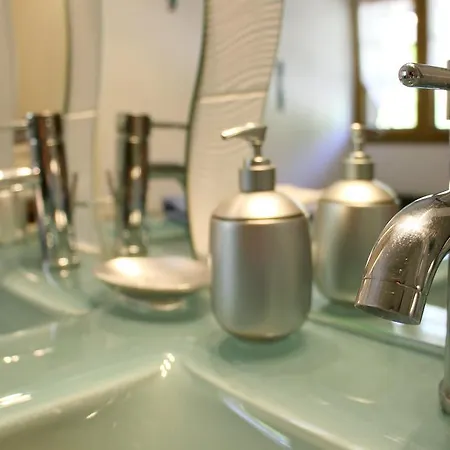 En Bord De Seine לינה וארוחת בוקר 3*