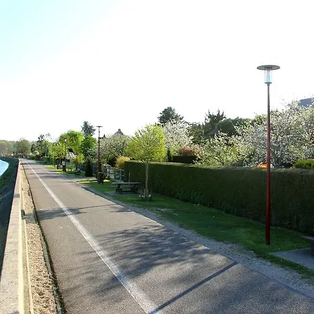 Bed & Breakfast En Bord De Seine 3*